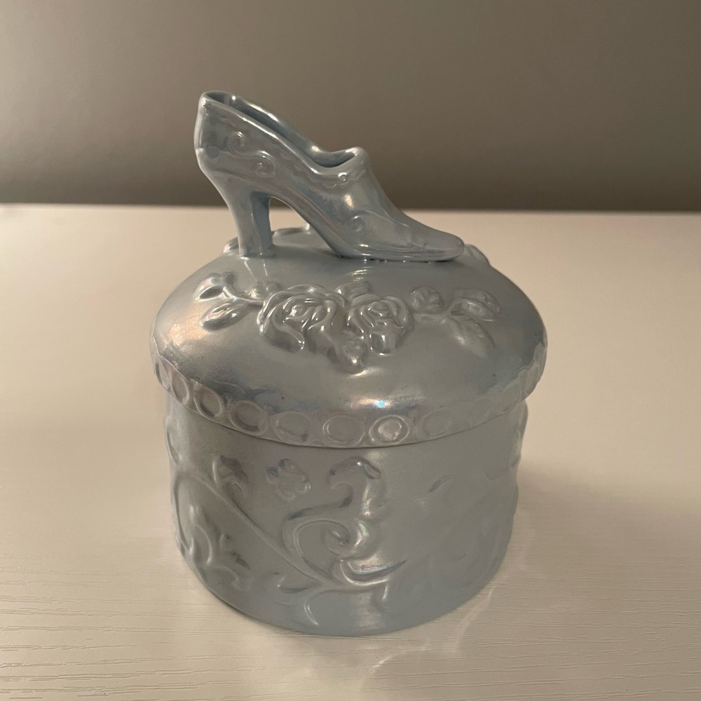 Bout dolomite blue high heel trinket box